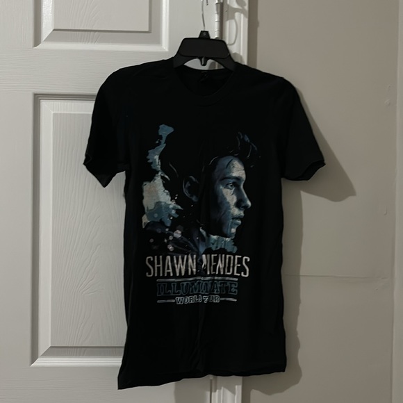 Shawn Mendes Illuminate World Tour T-shirt - Picture 3 of 3
